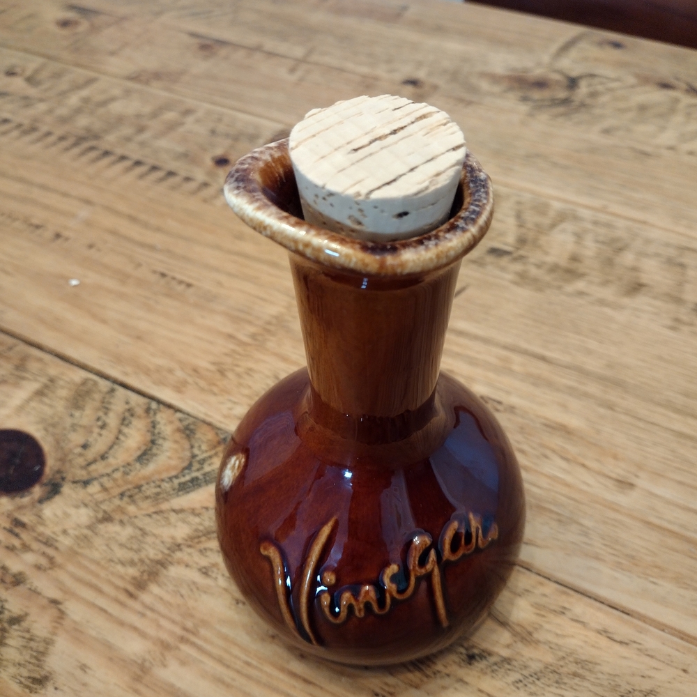 Vintage Hull Vinegar Cruet W/ Cork Stopper - Picture 10 of 15